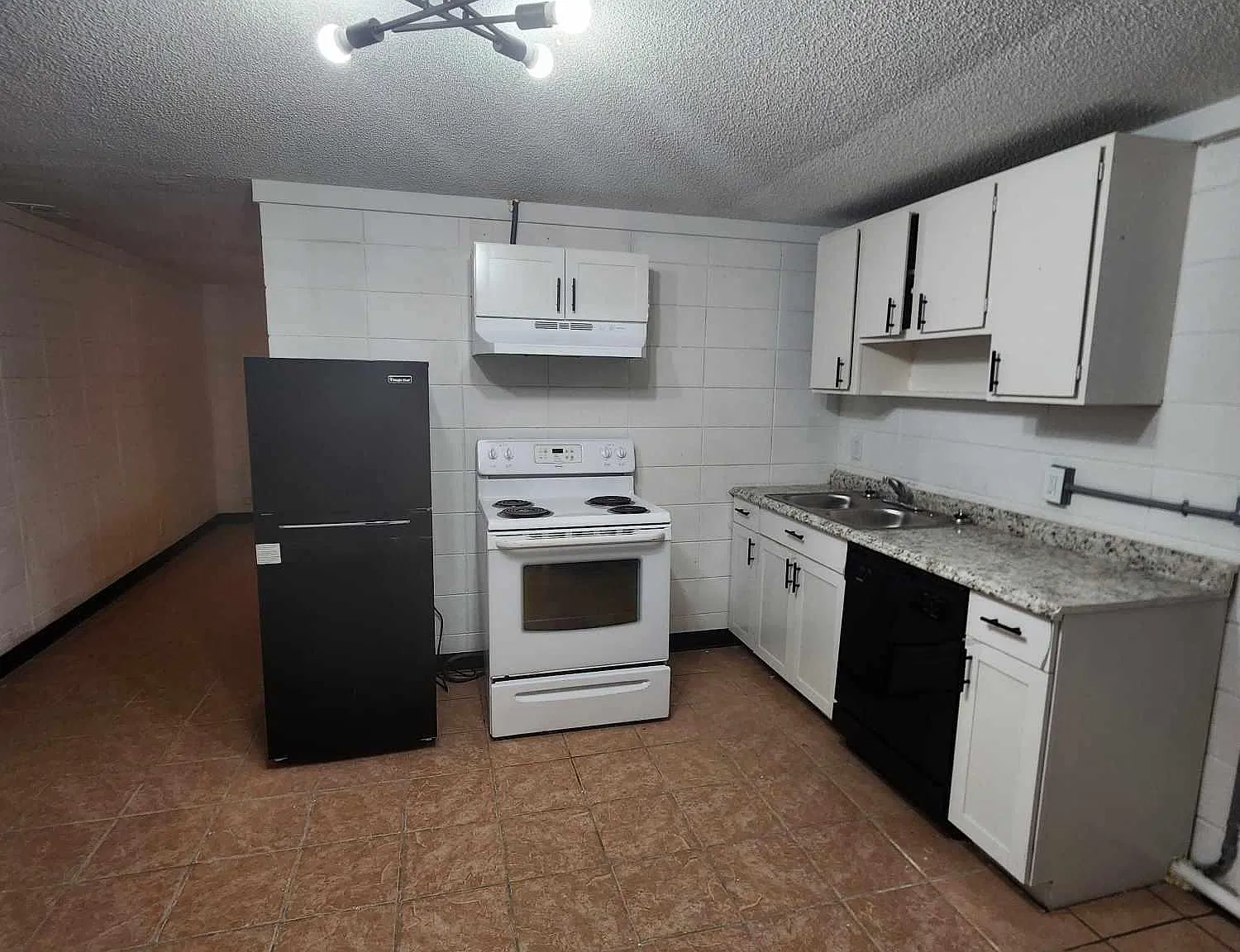 2 bed, 875 sqft, $600 — Photo 3
