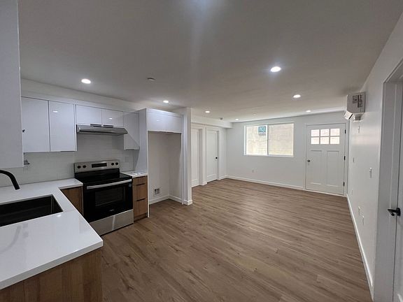 3rd image of 921 New York Dr #923-A