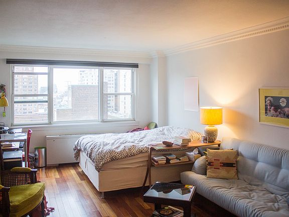 3rd image of 101 W 12th St #12EE