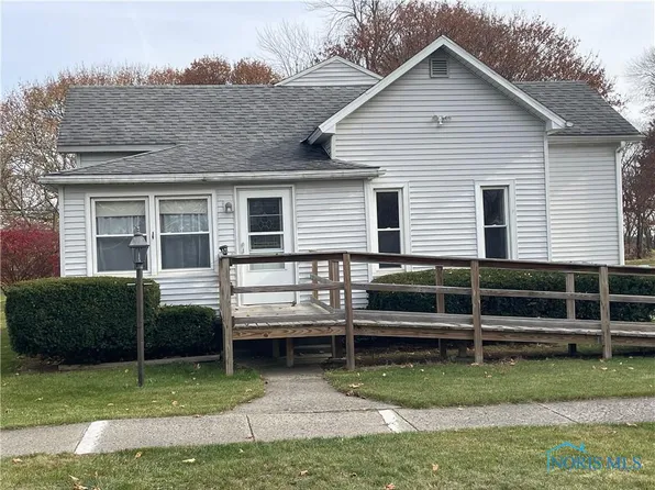 327 S Michigan Ave, Edgerton, OH 43517