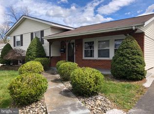 1014 S Ironwood Rd, Sterling, VA 20164