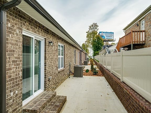 2nd image of 121 Hudgens Ct