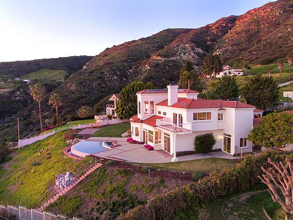 5th image of 4237 Avenida De La Encinal