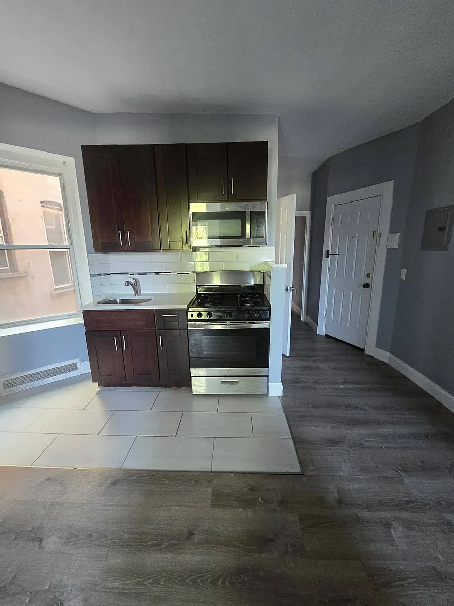 Building Photo - 548 Avenue C #5