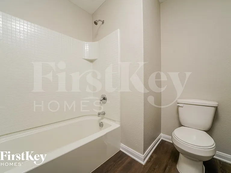 1310 Barrel Dr — Photo 13