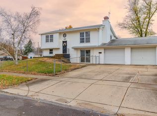 120 Douglas Rd, Marquette Heights, IL 61554