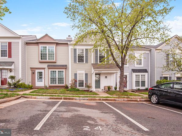 3005 Hutumn Ct, Herndon, VA 20171