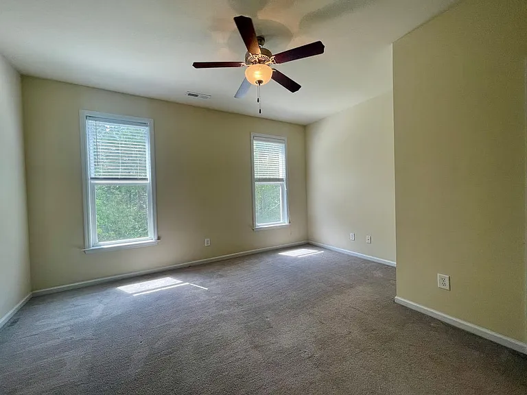 402 Glenhaven Ln — Photo 10