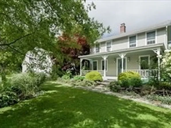 149 Broad St, Barre, MA 01005