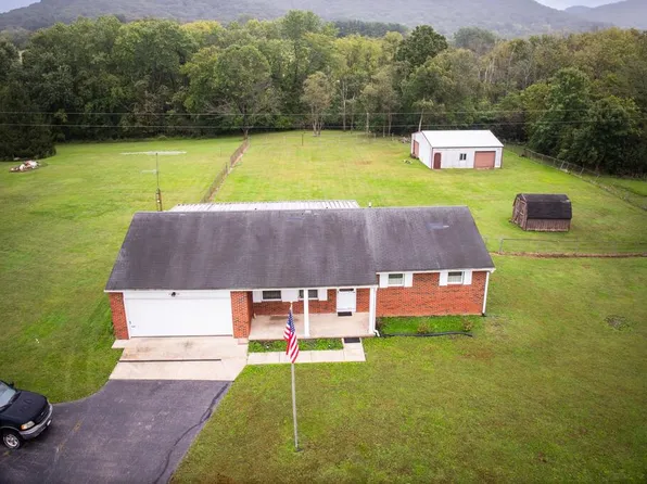 566 Overlook Dr, Chillicothe, OH 45601