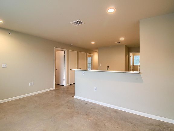 4th image of 304 Stubblefield Ln APT 1003