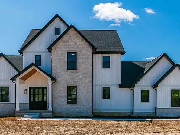 16840 Moreland Ln, Chagrin Falls, OH 44023