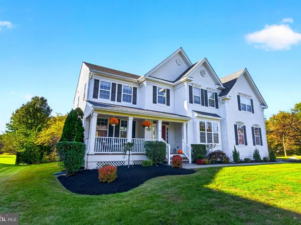 5 Cranbury Hill Ct, Mount Laurel, NJ 08054