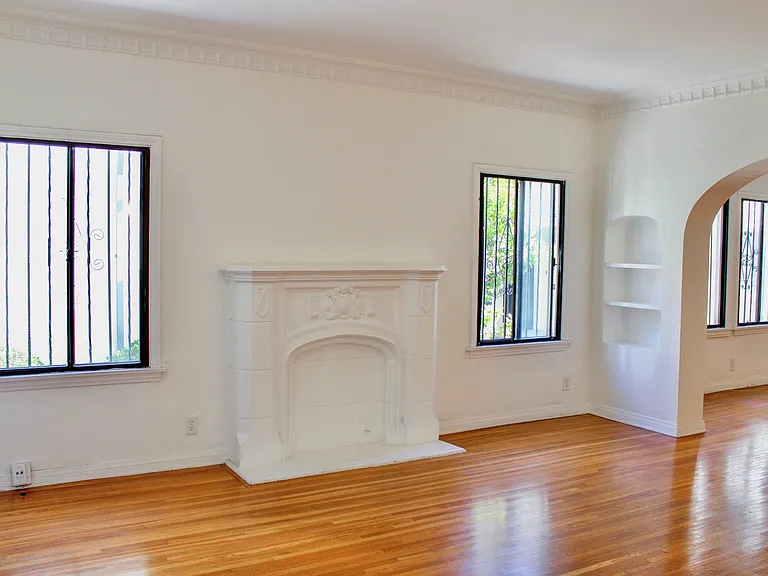 361 N Sierra Bonita Ave #A — Photo 5