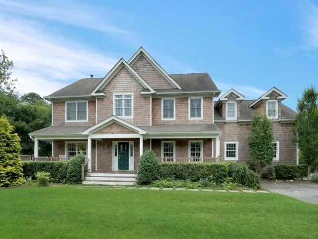 38 Jessup Ave — Photo 1