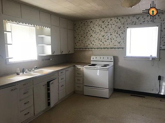3rd image of 528 N 3rd St