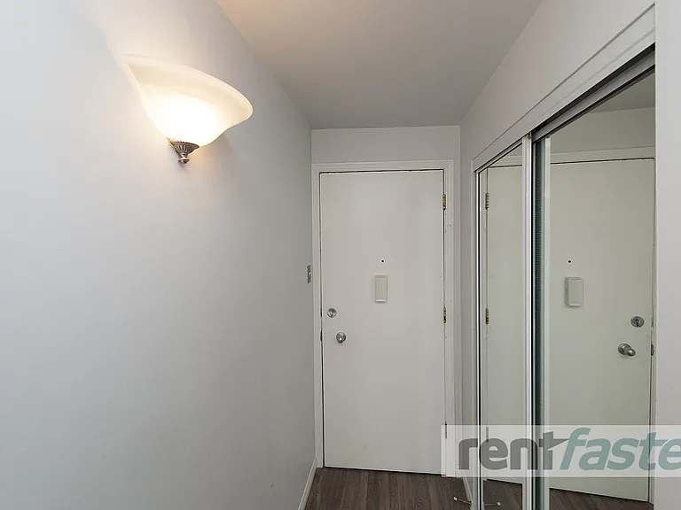 303 9a St NW — Photo 25