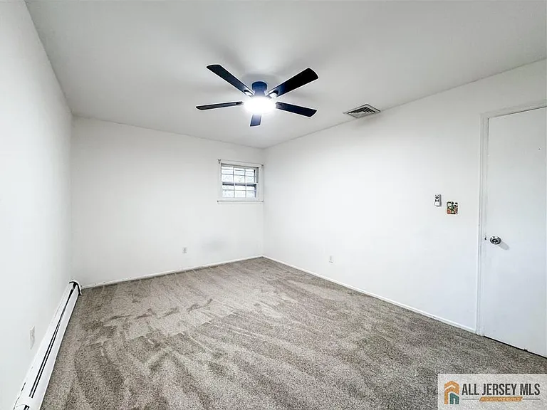 742 Grove Ave — Photo 31