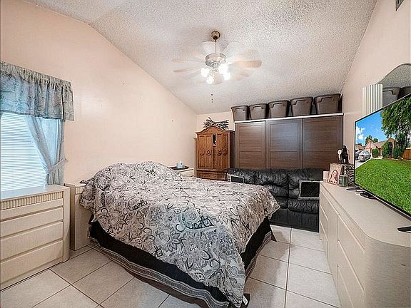 4th image of 1828 Banyan Creek Cir N