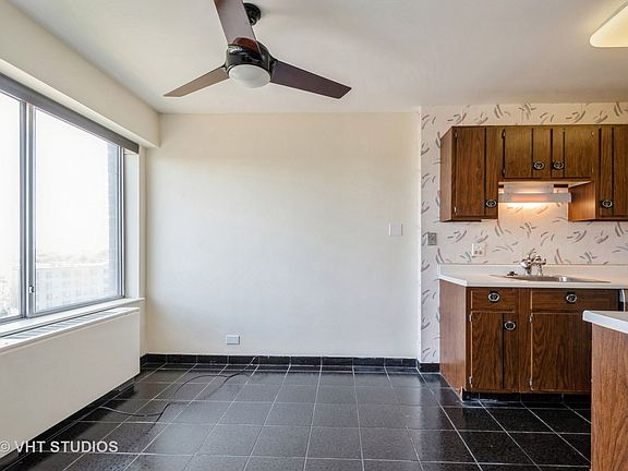 5th image of 7141 N Kedzie Ave APT 814
