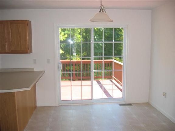 Dining area w/ Sliders to Deck