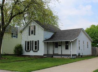 2826 Pershing Blvd, Clinton, IA 52732