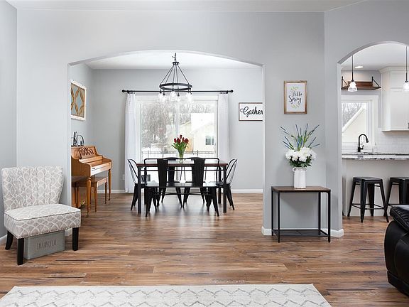 5th image of 317 Stout Ln