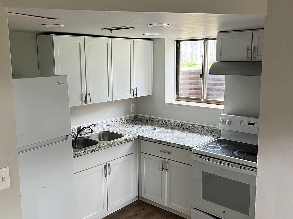 1st image of 24 W Shadbolt St #16