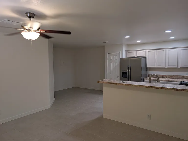 13648 Mesquite Ave — Photo 2