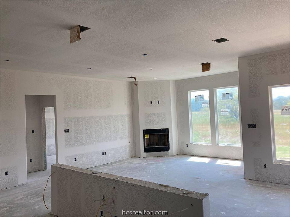 1st image of 3918 Brownway Ct NE