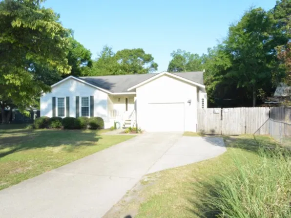 3406 Wipperwill Dr, Fayetteville, NC 28306