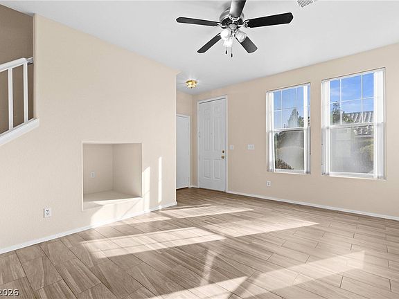 3rd image of 5019 Droubay Dr