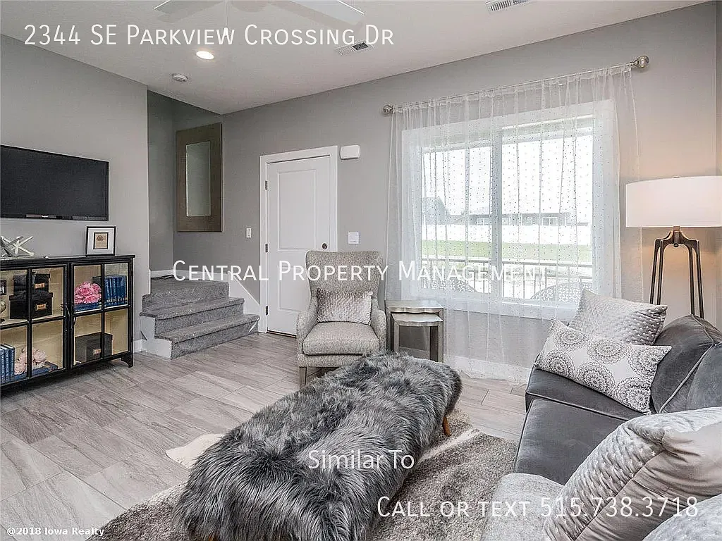 Three Bedroom Two and half Bathroom Townhome in Kettlestone Heights — Photo 4