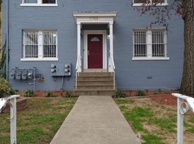 1709 Trinidad Ave NE, Washington, DC