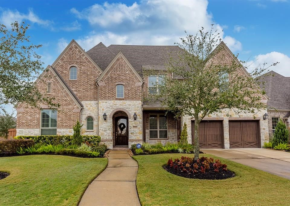 Beautiful Highland home on a large corner lot.