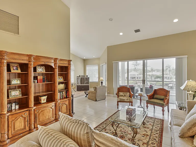 392 Spyglass Way — Photo 3