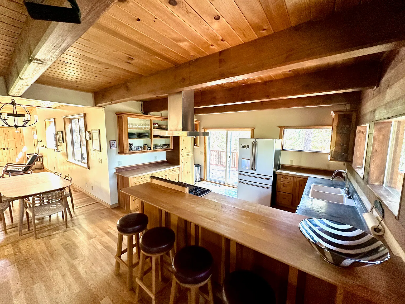 4 bed, 3500 sqft, $5,500 — Photo 3