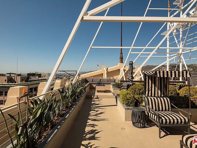 6253 Hollywood Blvd #1201 — Photo 38