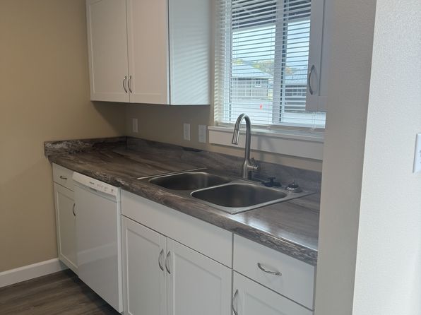 2377 NE Carolyn Ct #2