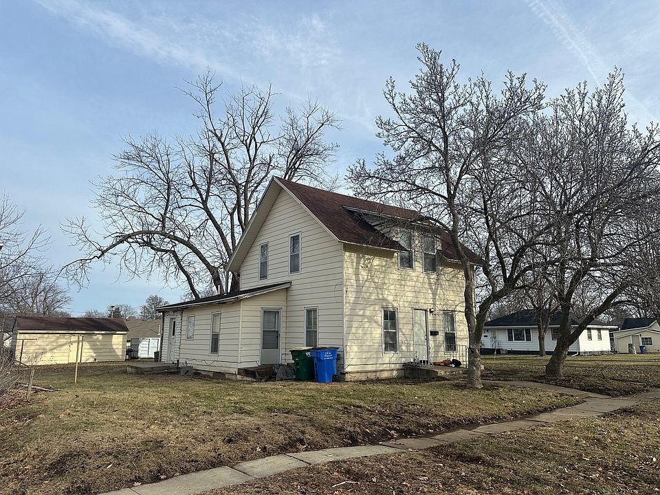 1st image of 900 W 3rd Ave