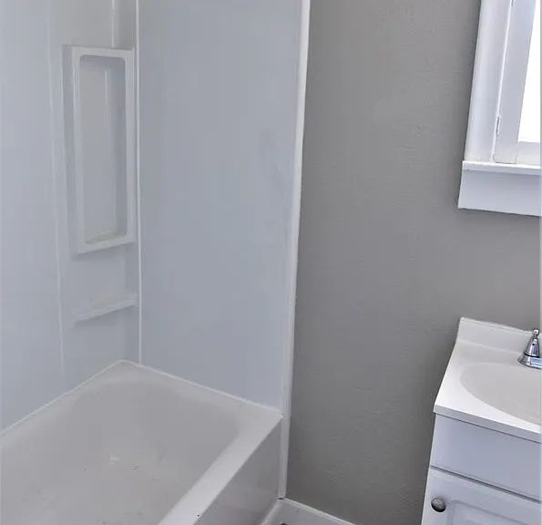 1310 Vestal Ave — Photo 4