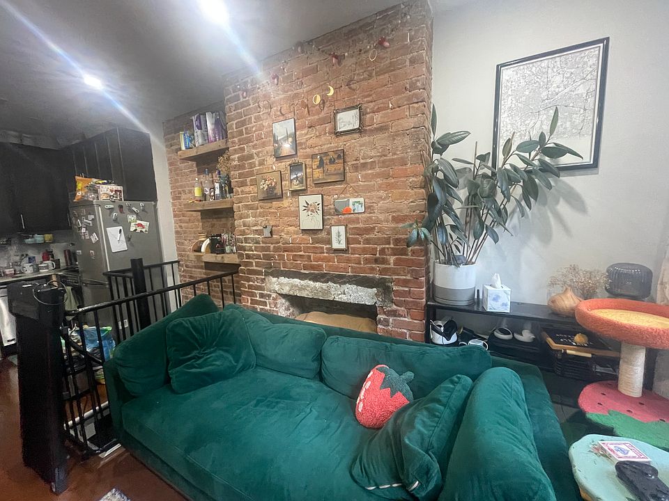 1st image of 516 E 6th St APT 1A