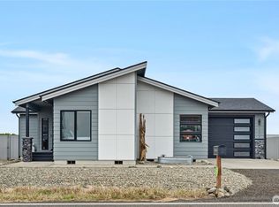 1084 Ocean Shores Blvd SW, Ocean Shores, WA 98569