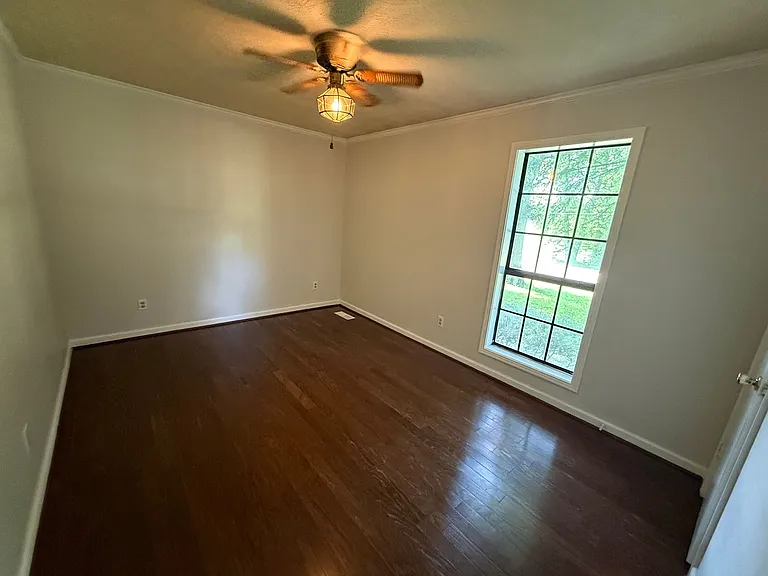 102 Hickory Hill Dr #B — Photo 10