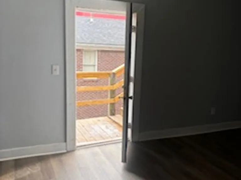 2406 W Muhammad Ali Blvd — Photo 2
