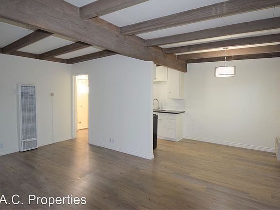 4th image of 6125 Whitsett Ave #17366260