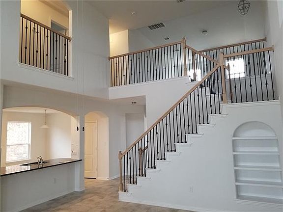 2nd image of 713 Old Settlers Dr