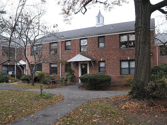 4th image of 133 E Hartsdale Ave APT 1A