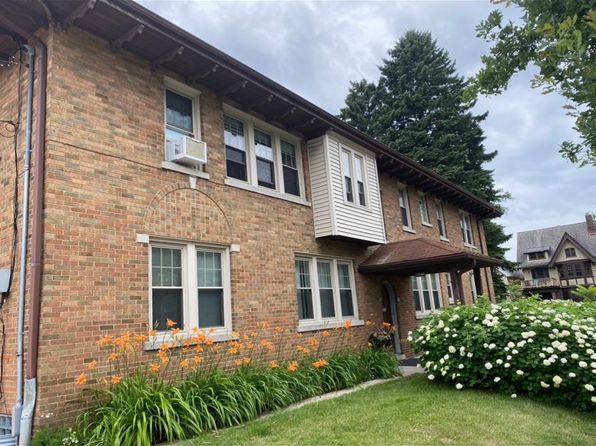 2405 E Locust St APT 3