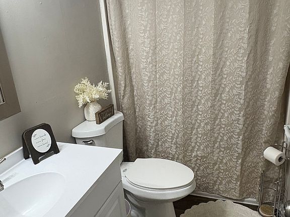 5th image of 210 Lanier Dr #D1694ab3f